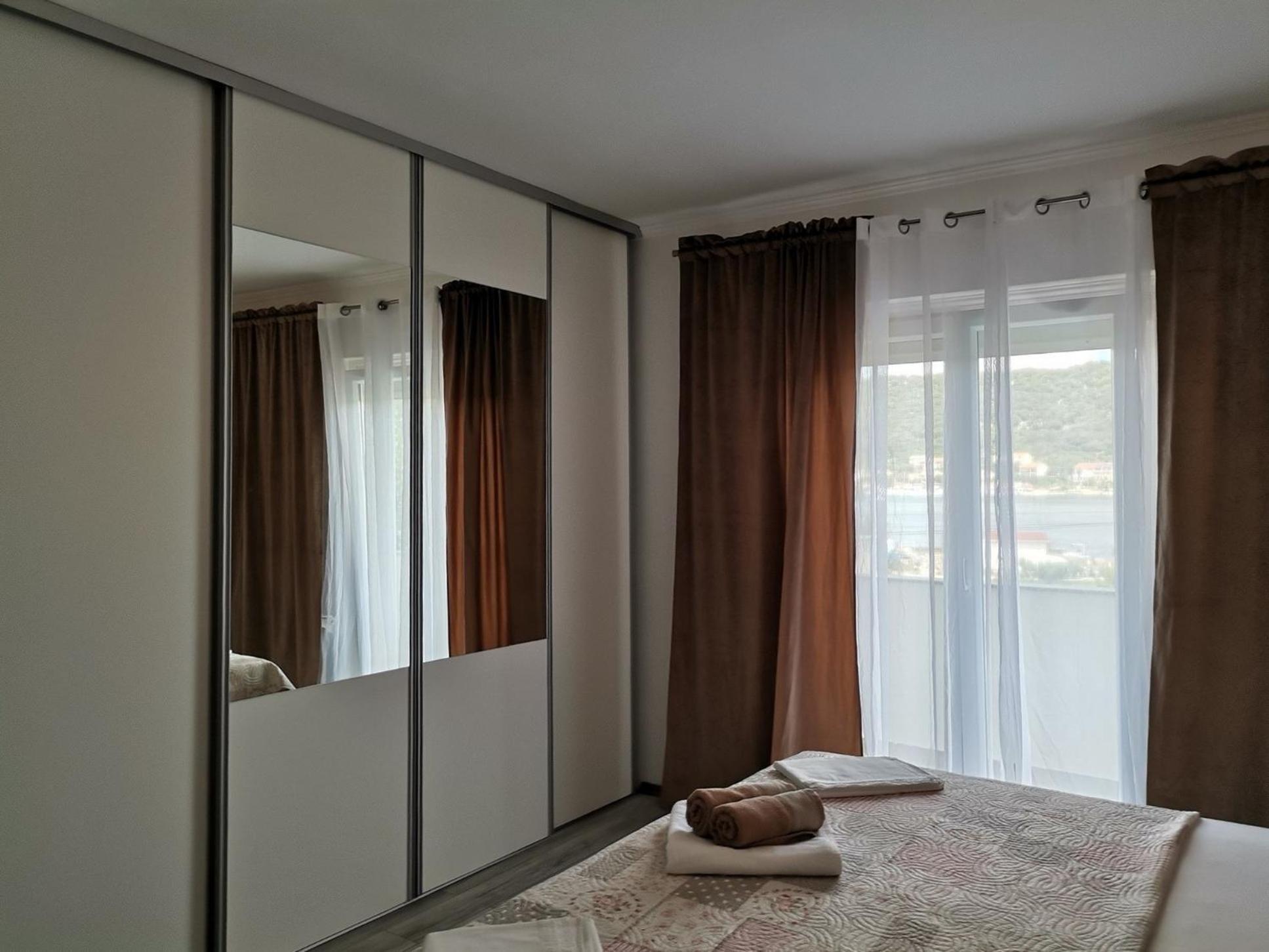 Family Friendly Apartments With A Swimming Pool Supetarska Draga - Donja, Rab - 2019 Habitación foto