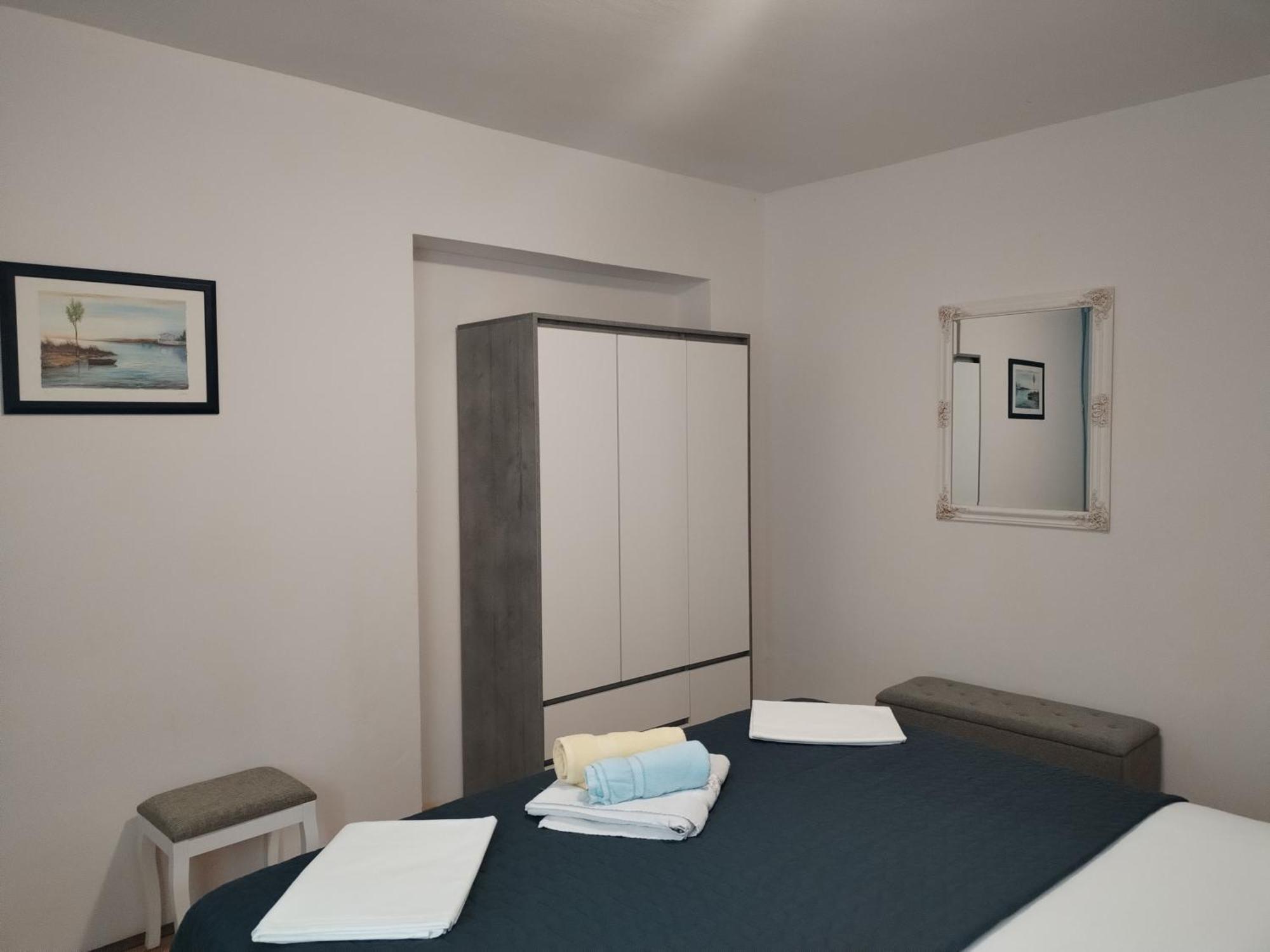 Family Friendly Apartments With A Swimming Pool Supetarska Draga - Donja, Rab - 2019 Habitación foto