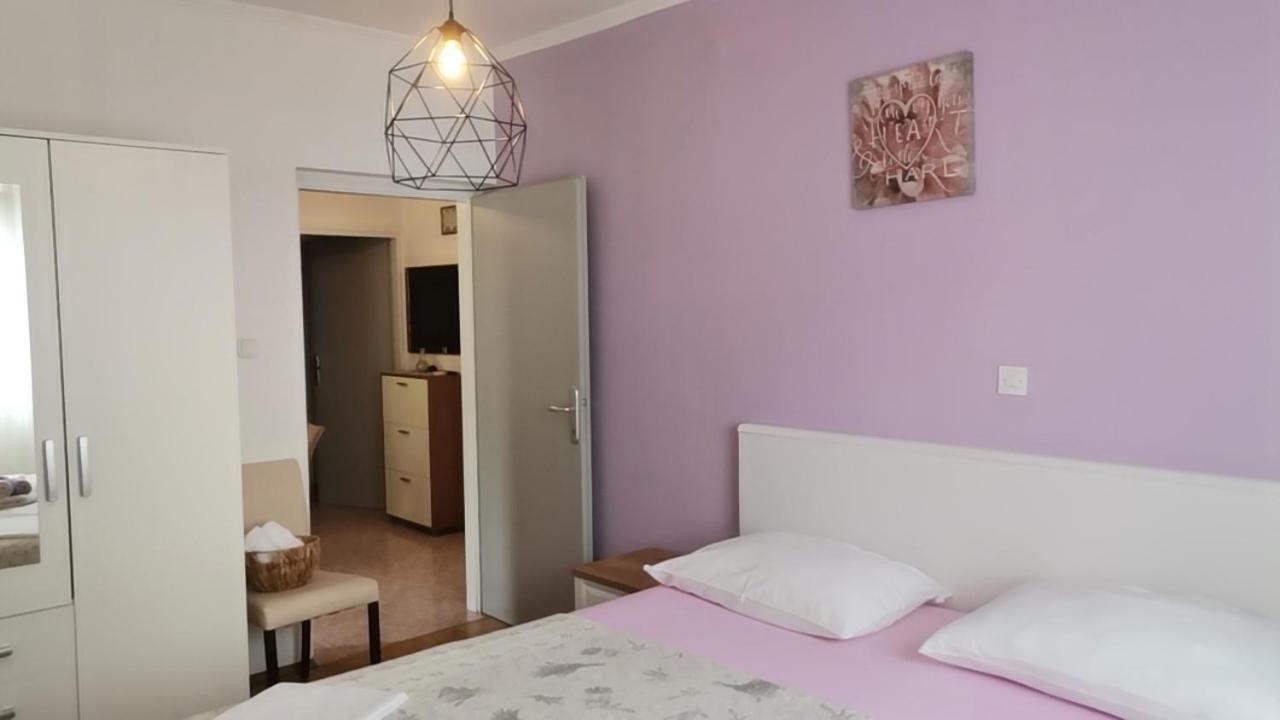 Family Friendly Apartments With A Swimming Pool Supetarska Draga - Donja, Rab - 2019 Habitación foto