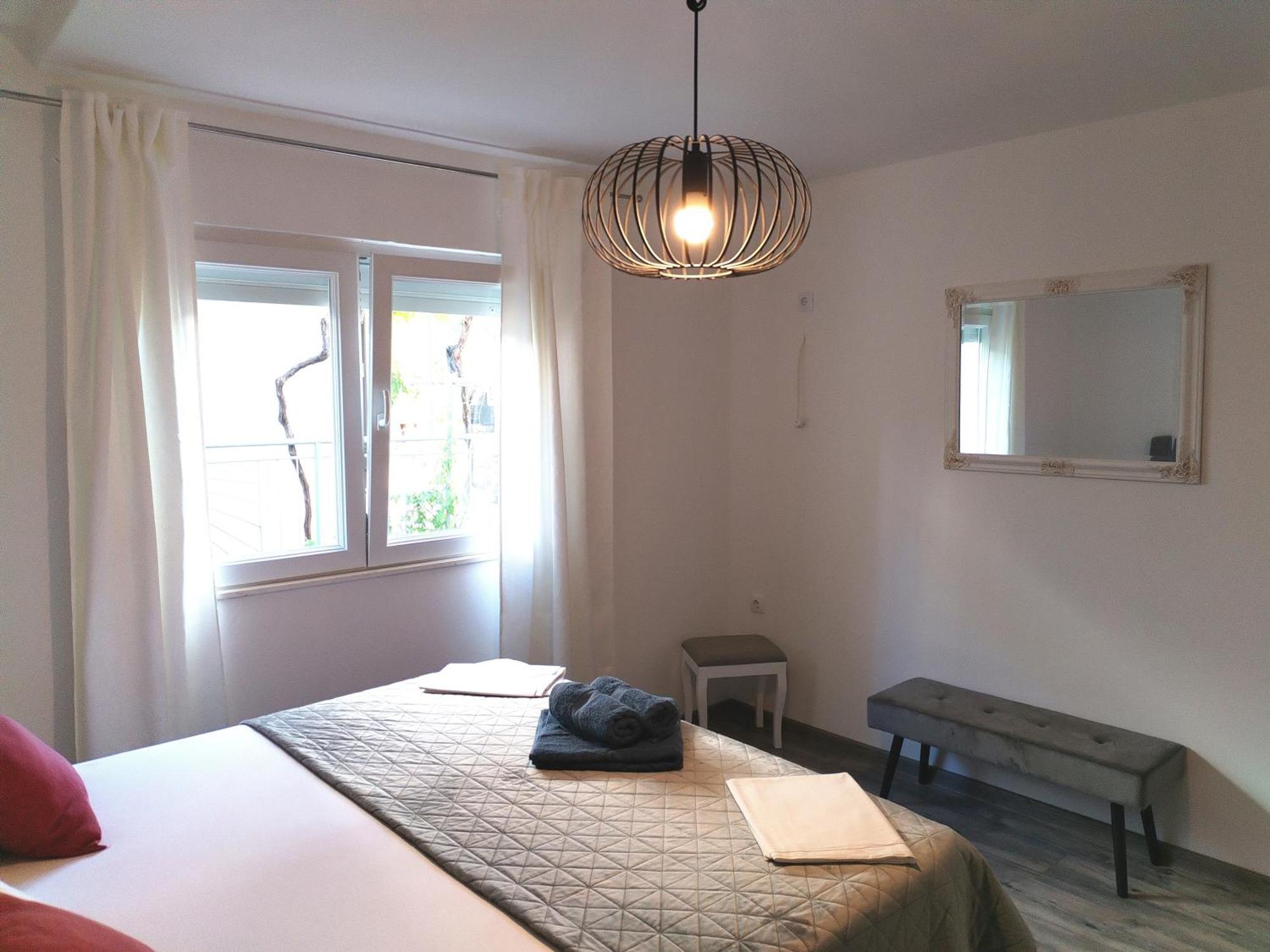 Family Friendly Apartments With A Swimming Pool Supetarska Draga - Donja, Rab - 2019 Habitación foto